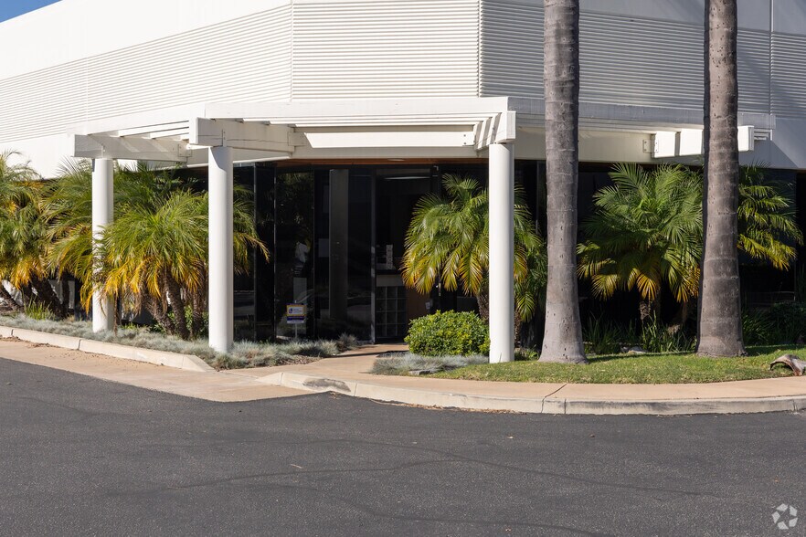 More Photos Of 2221 E Celsius Ave, Oxnard Manufacturing For Lease