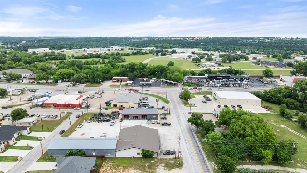More Photos Of 1409 NE Barnard St, Glen Rose Storefront Retail Office For Sale