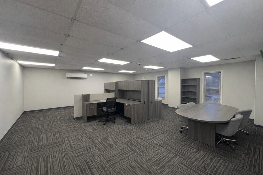 More Photos Of 432 N Royal St, Jackson Warehouse For Lease