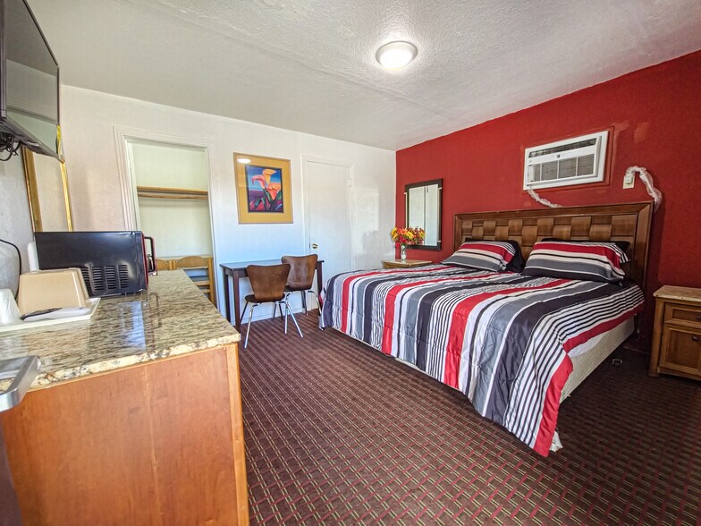 More Photos Of 6941 Alameda Ave, El Paso Hotel For Sale
