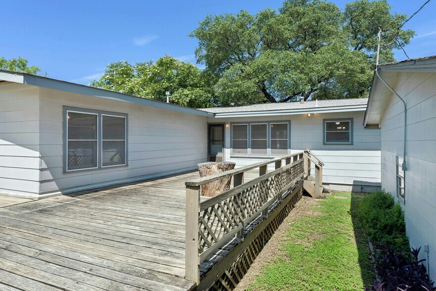 More Photos Of 6401 Menchaca Rd, Austin Flex For Sale