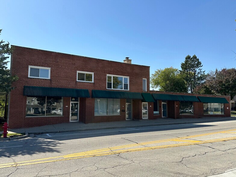 More Photos Of 220-230 Hicks Pl, Palatine Storefront Retail Residential For Sale