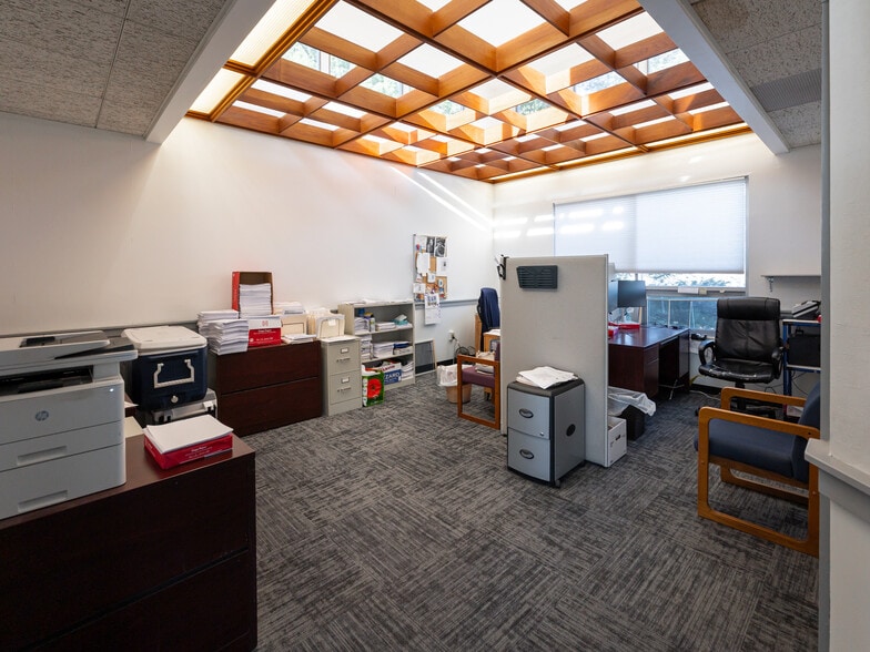 More Photos Of 116 Parker St, Newburyport Manufacturing For Sale