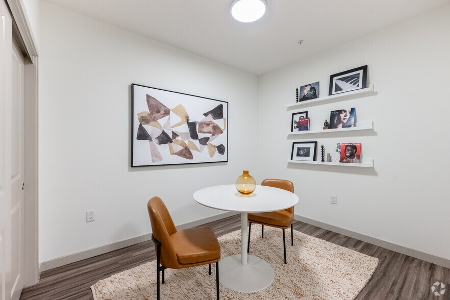 More Photos Of 1200 S Grand Ave, Los Angeles Apartments For Lease