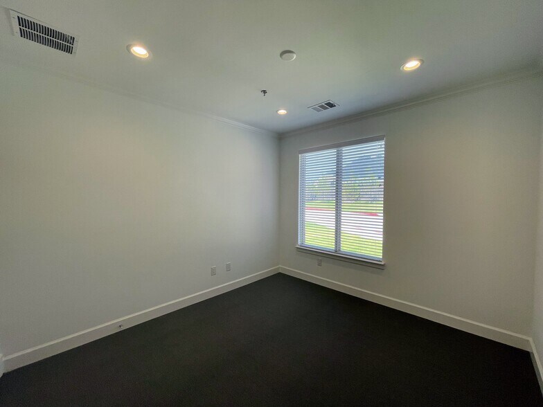 More Photos Of 400 Stonebrook Pky, Frisco Medical For Lease