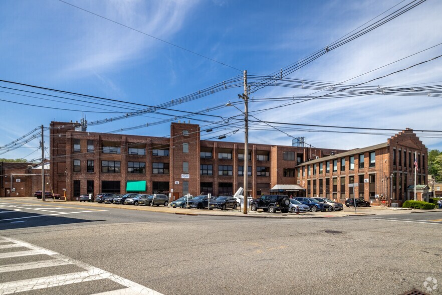 More Photos Of 10 Park Pl, Butler Light Distribution For Lease