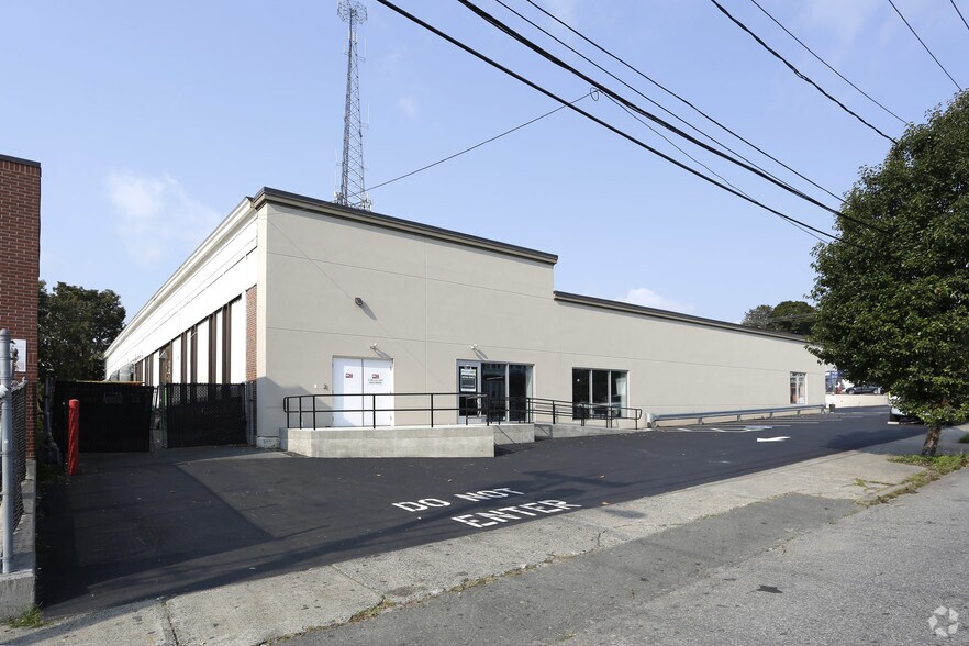 More Photos Of 15-17 Joyce St, Lynn Freestanding For Lease