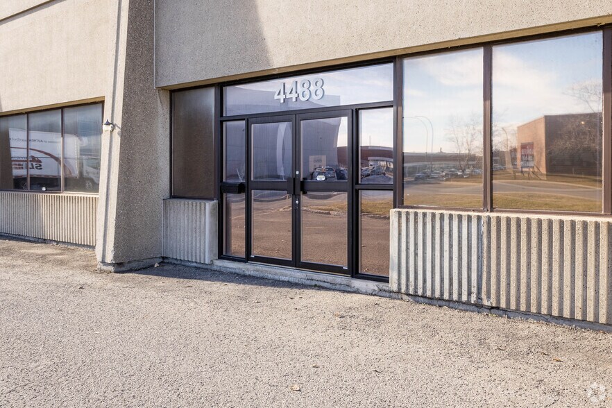 More Photos Of 4488 Rue Garand, Verdun Warehouse For Lease