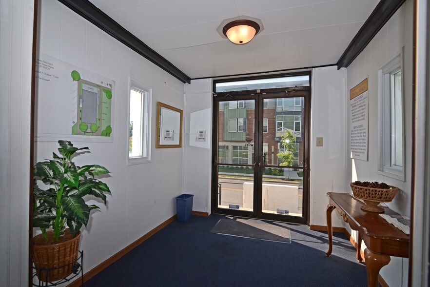 More Photos Of 1248 Mt Vernon Ave, Columbus Religious Facility For Lease
