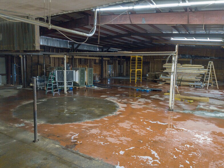 More Photos Of 119 Oldham St, Houston Warehouse For Sale