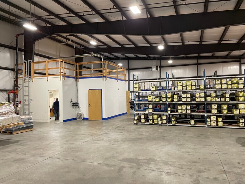 More Photos Of 176 Riverside Industrial Pky, Portland Warehouse For Lease