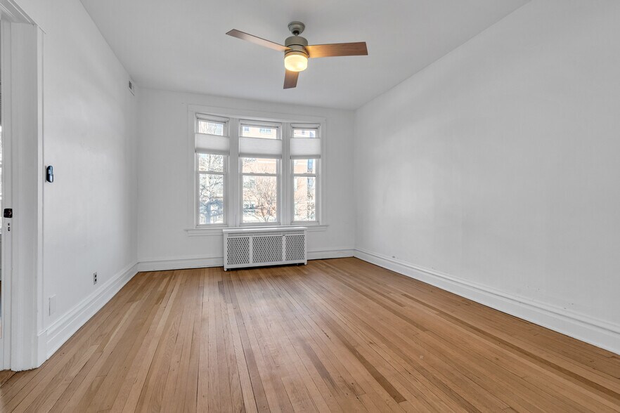 More Photos Of 3307 W Irving Park Rd, Chicago Office Residential For Sale