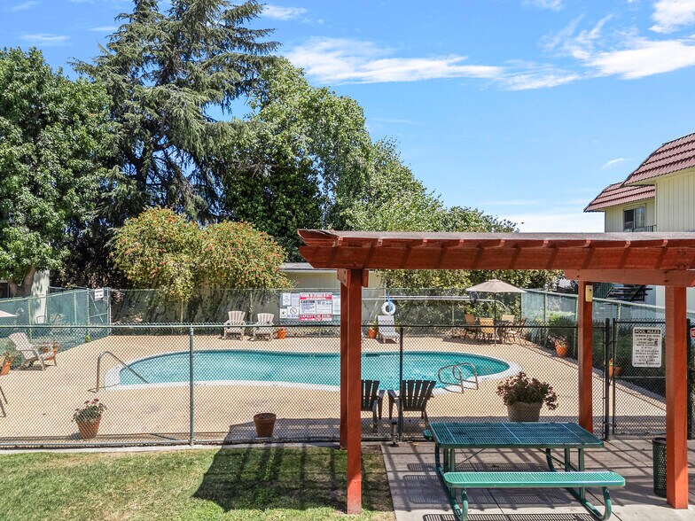 More Photos Of 1600 Buchanan Rd, Antioch Apartments For Sale