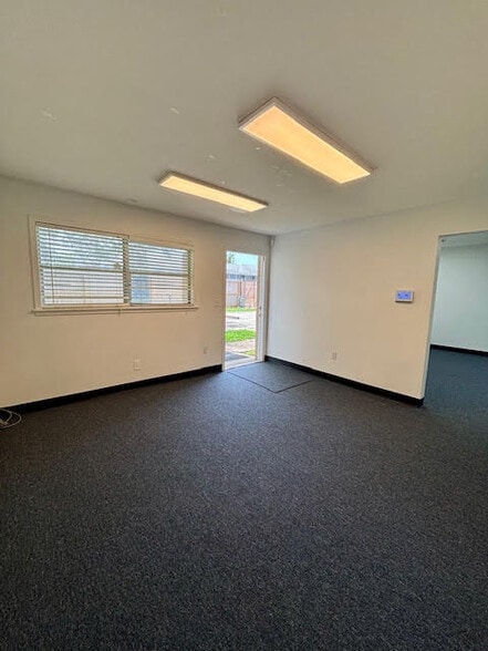 More Photos Of 4202 Sherwood Ln, Houston Loft Creative Space For Sale