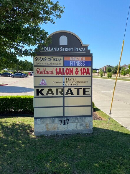 More Photos Of 717 N Holland Rd, Mansfield Freestanding For Lease