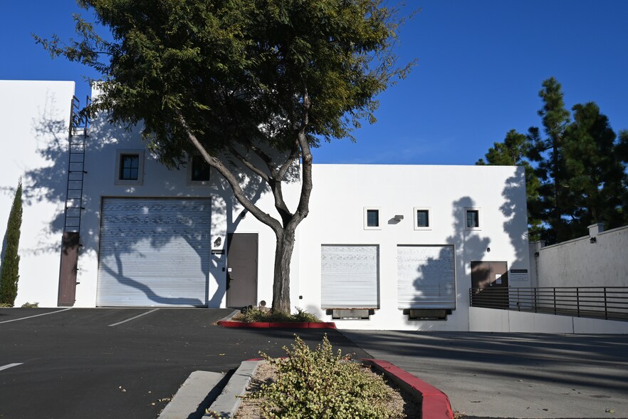 More Photos Of 4650 Overland Ave, San Diego Light Manufacturing For Sale