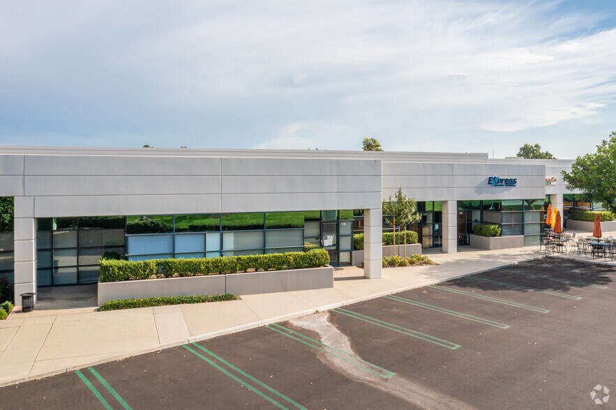 More Photos Of 13700 Alton Pky, Irvine Light Manufacturing For Lease