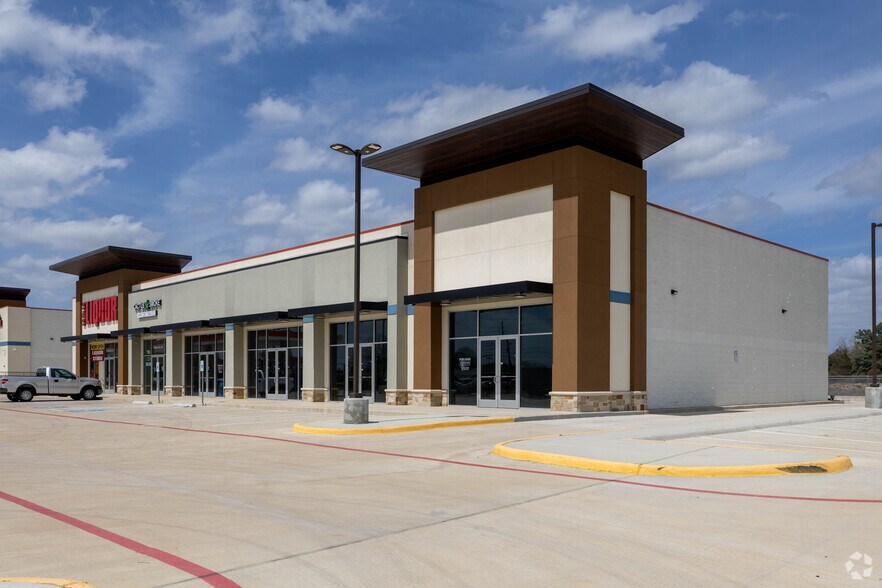 More Photos Of 16844 FM 2920 Rd, Tomball Storefront For Lease