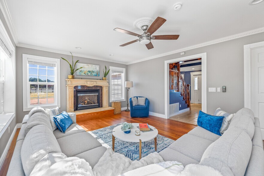 More Photos Of 19351 Del Mar Dr, Fort Bragg Specialty For Sale