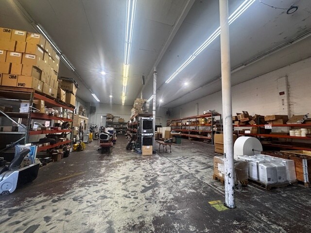 More Photos Of 312 N 20th Ave, Pasco Warehouse For Sale