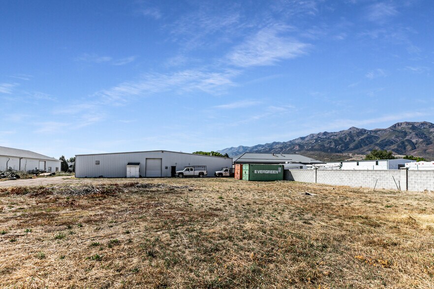 More Photos Of 4116 W 5800 N, Mountain Green Light Manufacturing For Lease