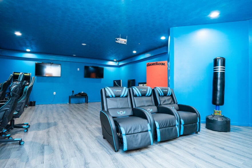 More Photos Of 3017-3019 Belmont Ave, Youngstown Office For Sale