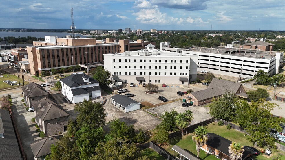 More Photos Of 501 Doctor Michael Debakey Dr, Lake Charles Hospital For Lease