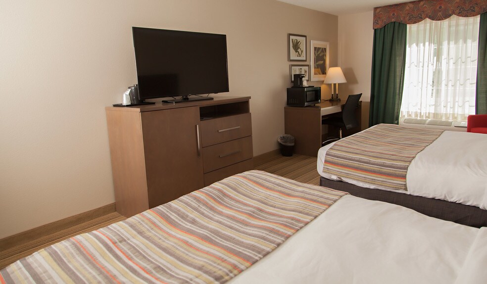 More Photos Of 1801 Cabelas Ln, Prairie Du Chien Hotel For Sale