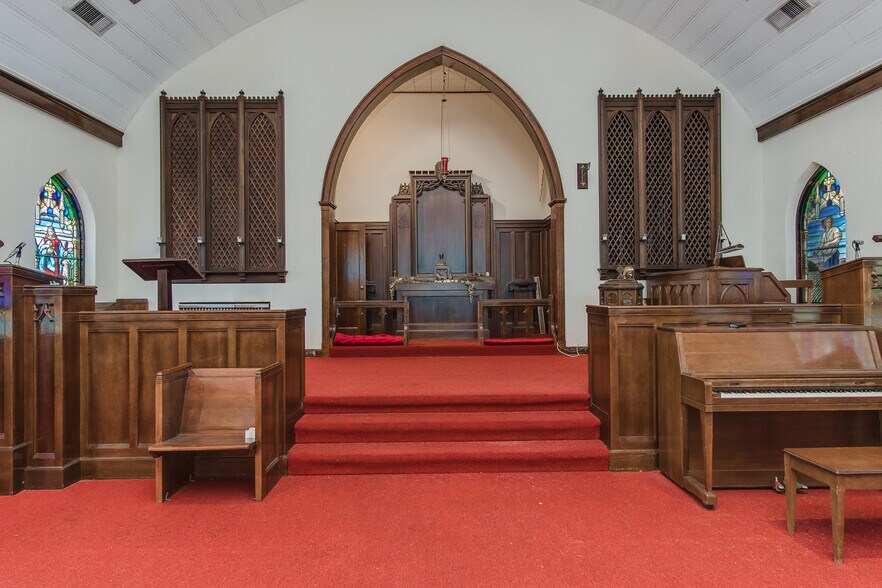 More Photos Of 201 E Main St, Sharpsburg Religious Facility For Sale