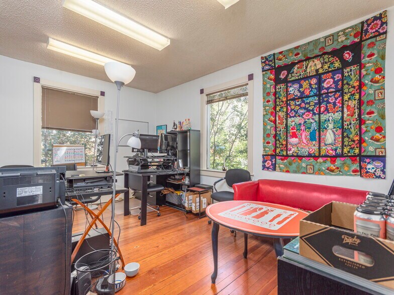 More Photos Of 93 Church St, Asheville Office For Lease
