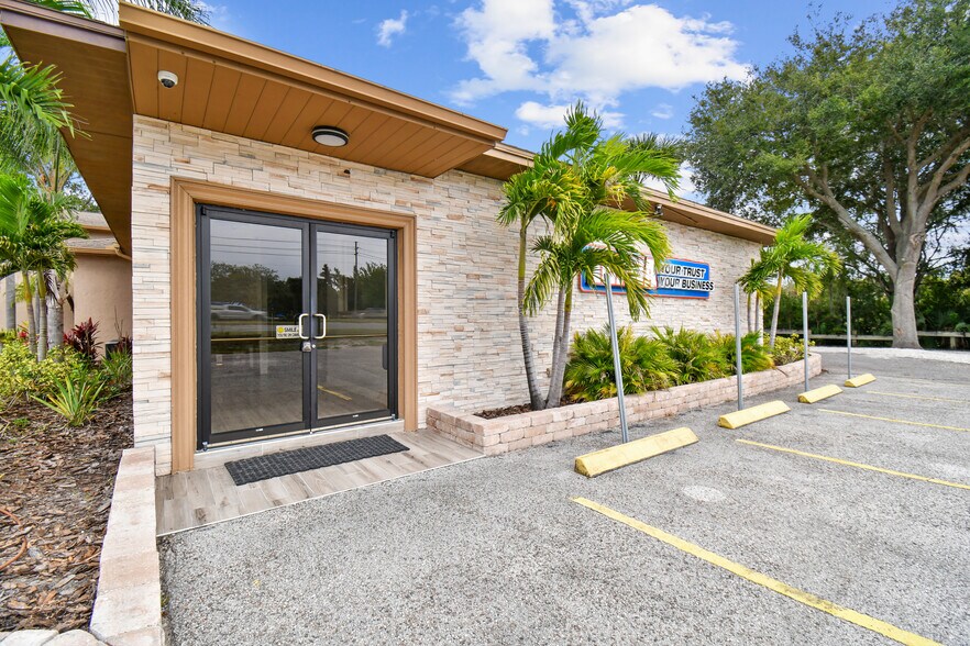 More Photos Of 21859 Sr-54, Lutz Medical For Sale