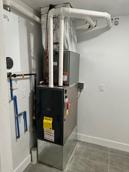More Photos Of 514 39th St, Union City Apartments For Sale
