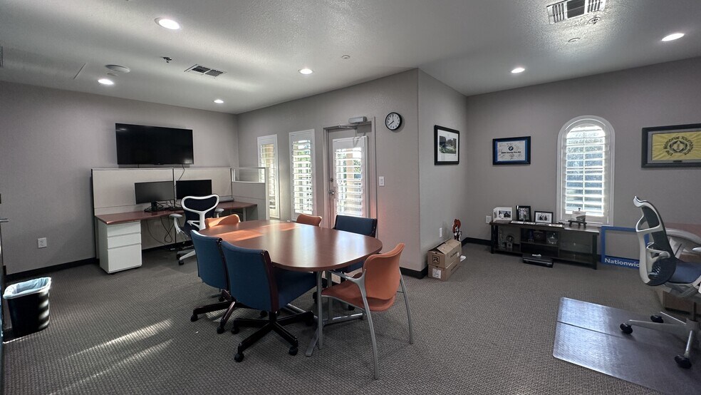 More Photos Of 6546 Greatwood Pky, Sugar Land Office For Sale