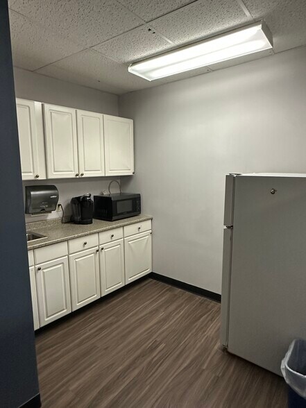 More Photos Of 26 N Broadway, Schenectady Office For Sale