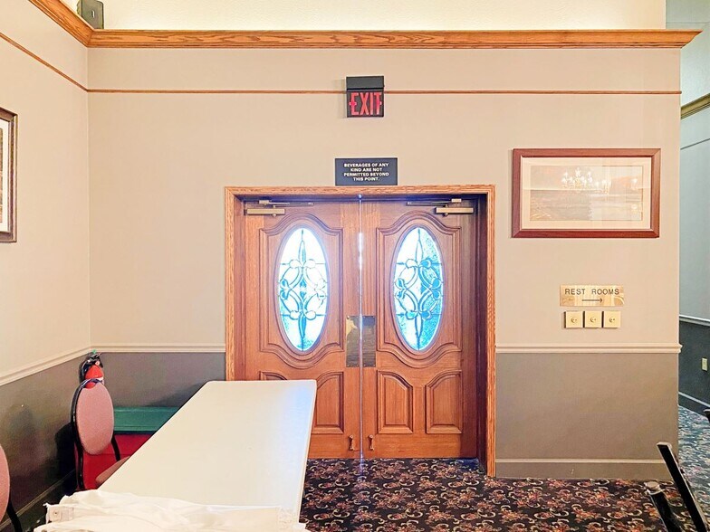 More Photos Of 872 E Michigan Ave, Marshall Freestanding For Sale