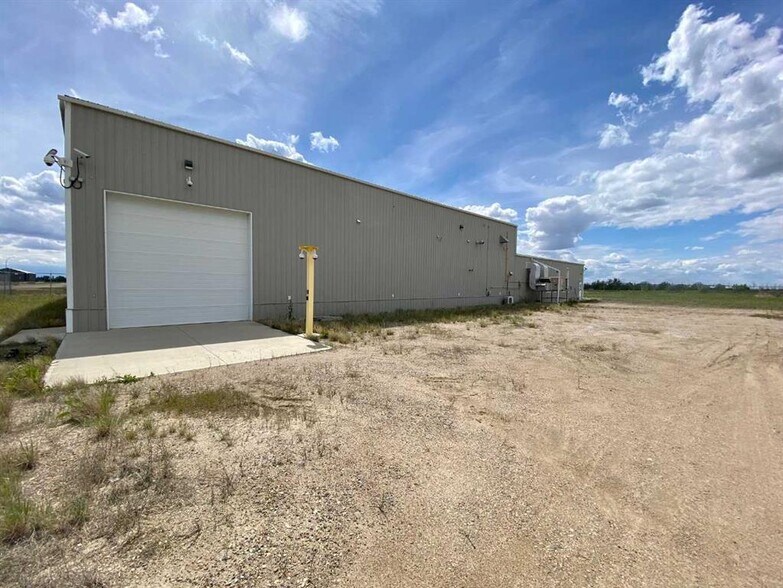 More Photos Of 5508 Guardian Street Macklin SK S0L 2C0, Macklin Warehouse For Sale