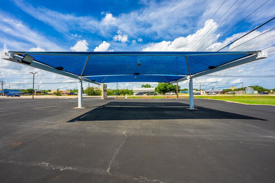More Photos Of 1903 Junction Hwy, Kerrville Auto Repair For Sale