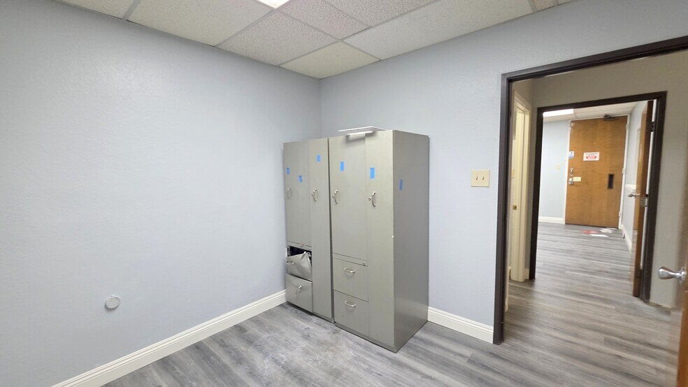 More Photos Of 647 E E St, Ontario Medical For Lease