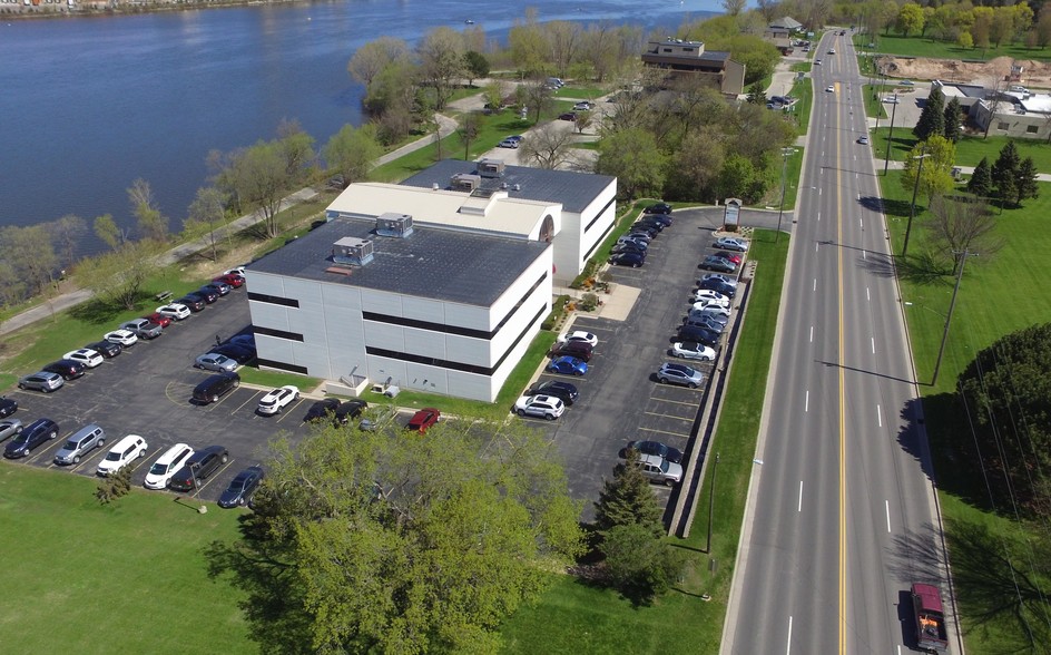 Primary Photo Of 2100 Riverside Dr, Allouez Office For Lease