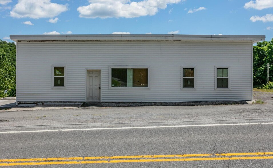 More Photos Of 13100 Bedford Rd NE, Cumberland Light Manufacturing For Sale