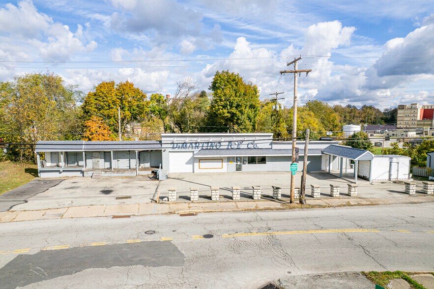 Primary Photo Of 305 Division St, Jeannette Distribution For Sale