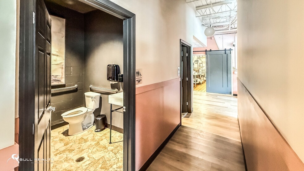 More Photos Of 845 Flat Shoals Ave SE, Atlanta Freestanding For Lease