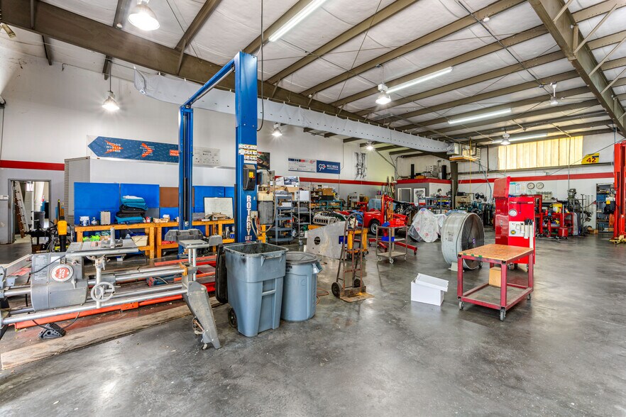 More Photos Of 205 Bourne Blvd, Savannah Warehouse For Sale