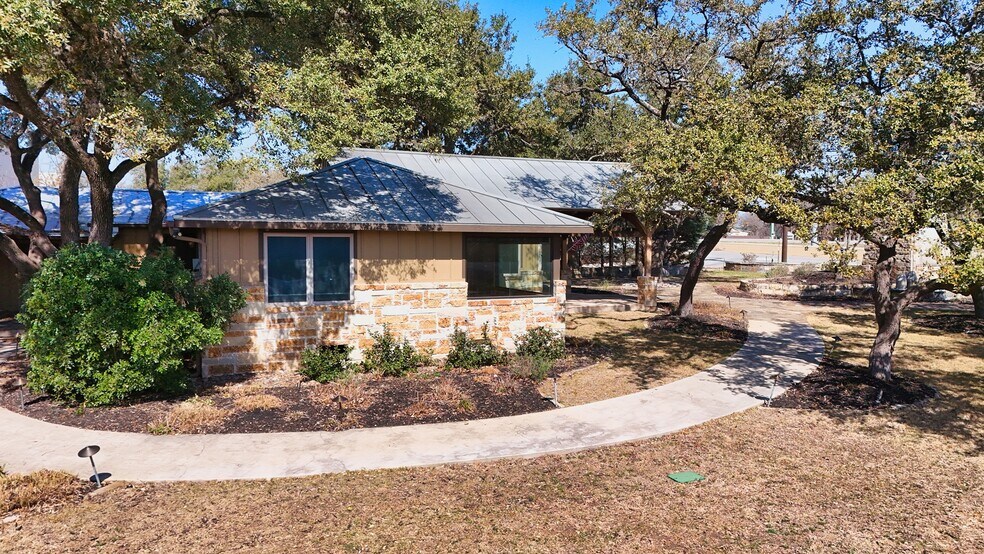 More Photos Of 32255 IH-10 W, Boerne Loft Creative Space For Lease