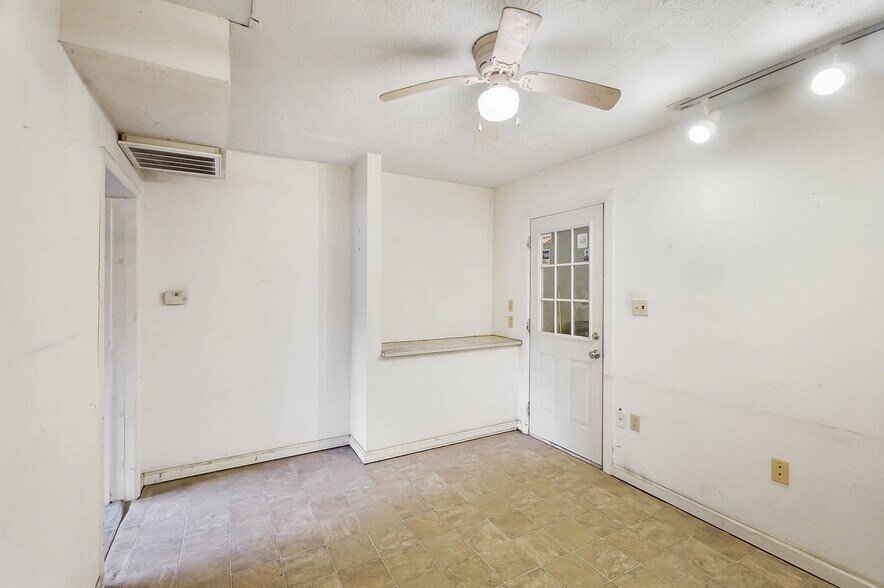 More Photos Of 6220 Knollwood Rd, Springfield Warehouse For Sale