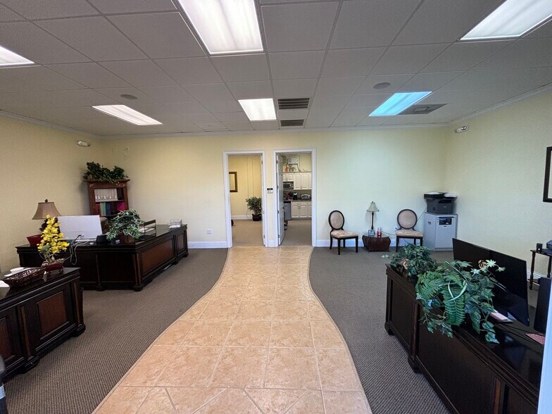 More Photos Of 6210 Scott St, Punta Gorda Office For Lease