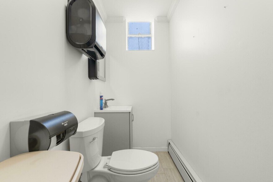 More Photos Of 250 Governor St, East Hartford Manufacturing For Sale