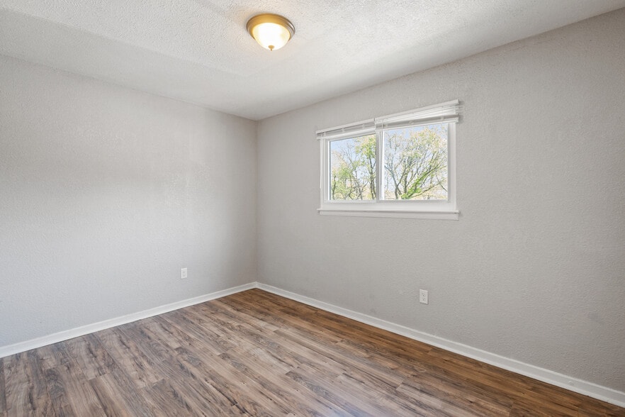 More Photos Of 525 N Arlington St, Kalamazoo Apartments For Sale