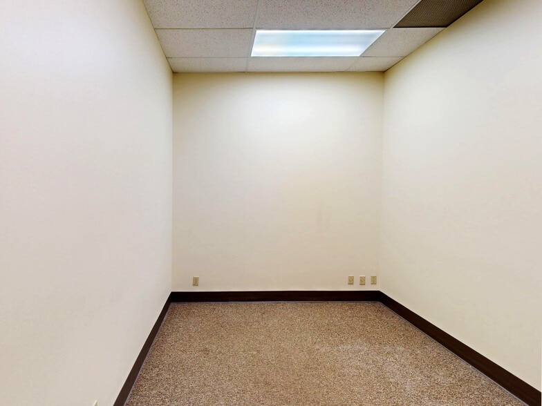 More Photos Of 1600 Peninsula Dr, Erie Office For Lease