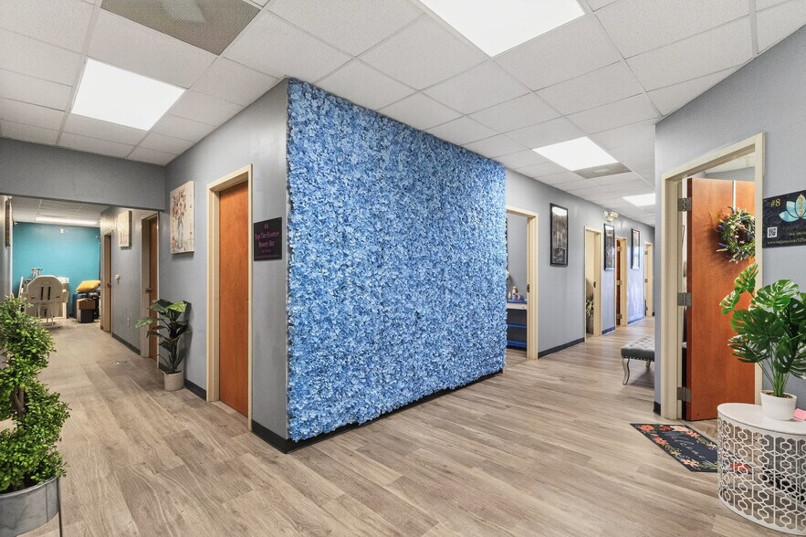 More Photos Of 3210 Prosperity Church Rd, Charlotte Office For Sale